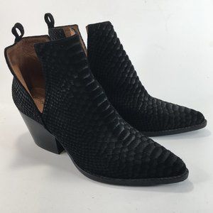 Jeffrey Campbell Rella Snake Print Pointed Toe Ankle Boots Size 9